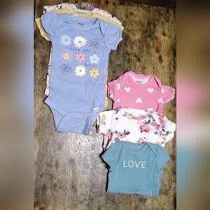 Floral and Heart Baby Bodysuit Set